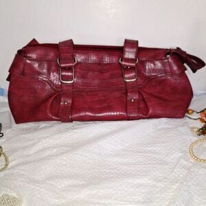 Axcess Red Faux Alligator Women's Purse Shoulderbag Satchel Fashionable